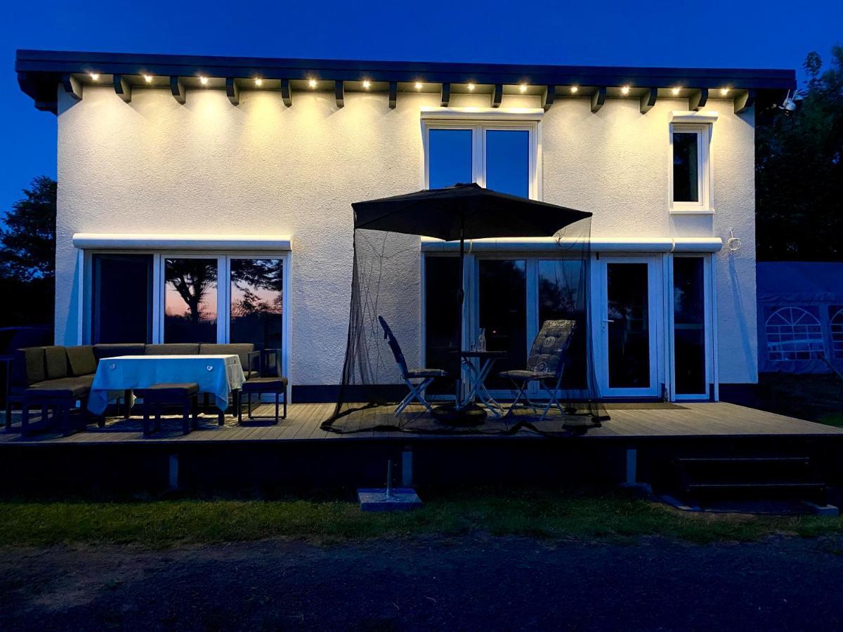 House Of Happiness Mit Seeblick Hungen Exterior foto