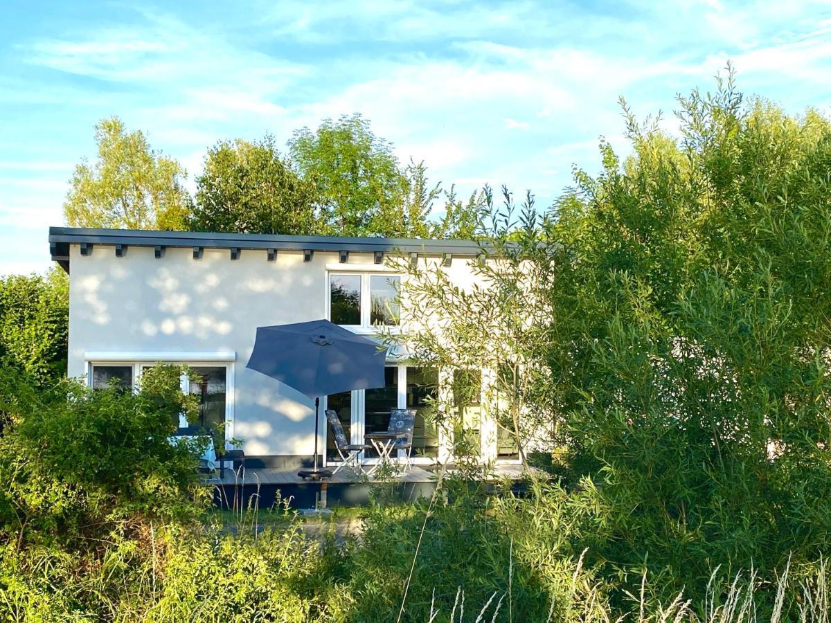 House Of Happiness Mit Seeblick Hungen Exterior foto